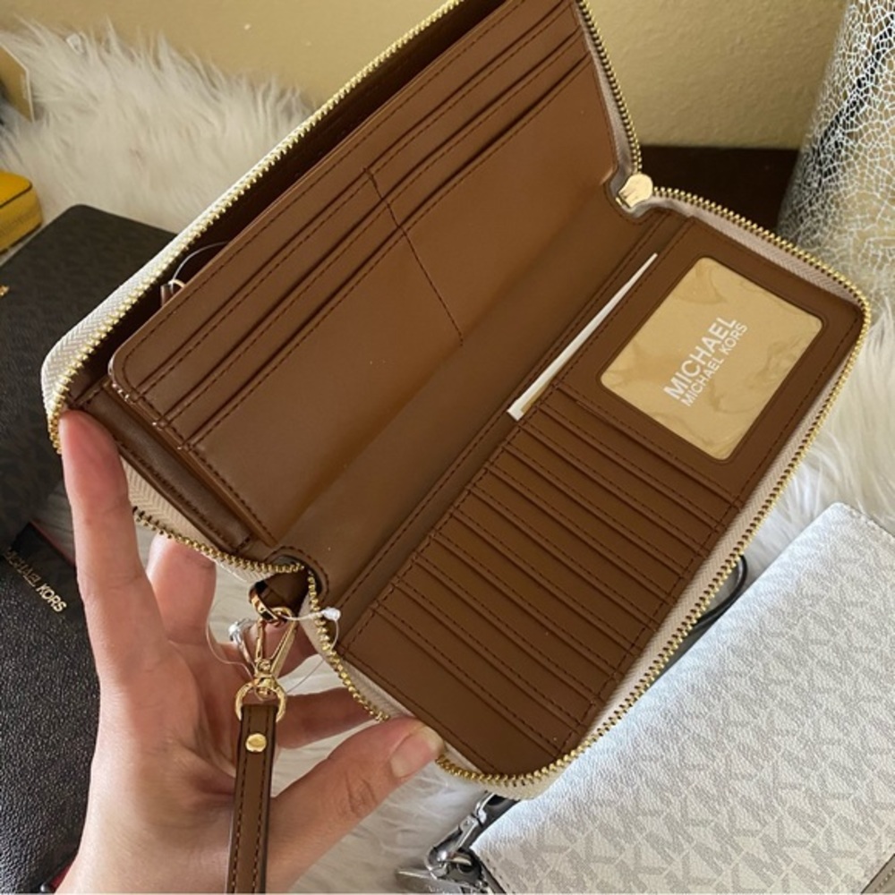 New Michael Kors large jet set travel continental wallet - Picture 1 of 7